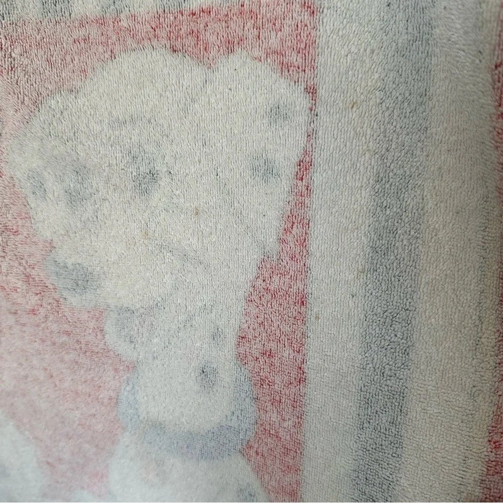 Disney 101 Dalmatians Beach Bath Towel Red Vintage Style Puppy Design